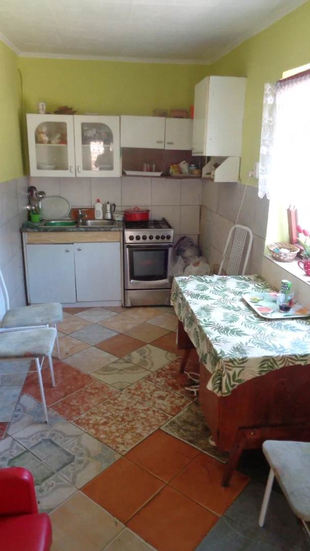 Nyíregyháza-Kistelekiszőlő övezetében 3 szobás két generációs családi ház eladó!