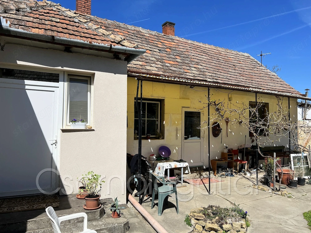 Várkesző   részben felújított 3 szobás ház eladó