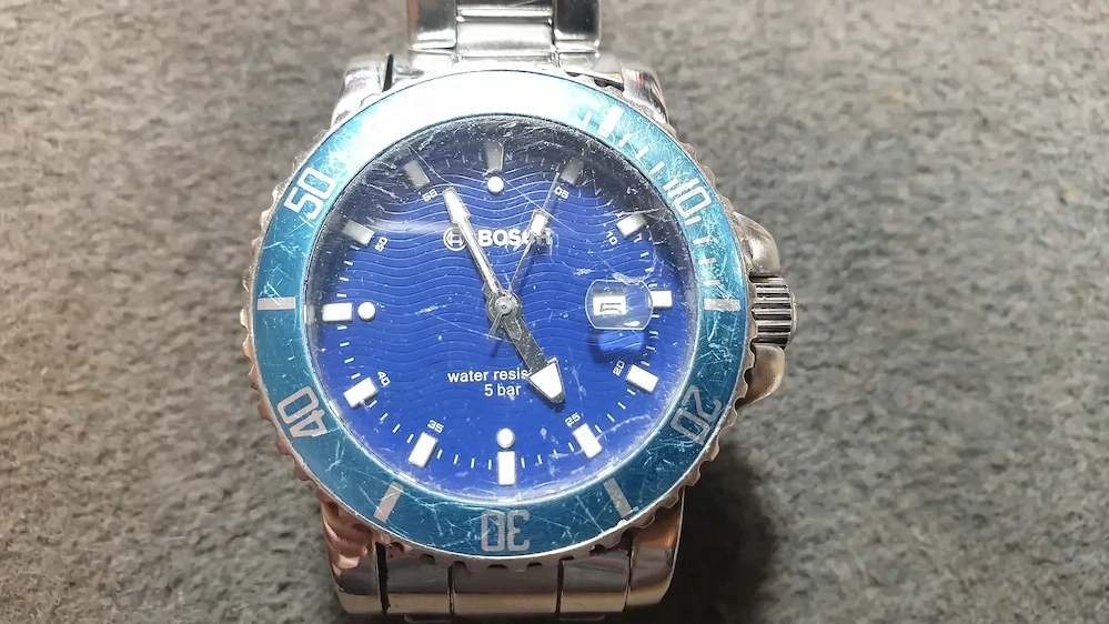 Bosch karóra eladó, karcos üvegű