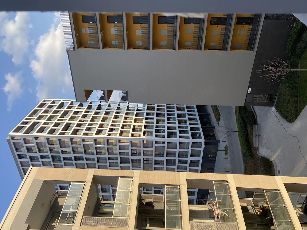 Bp., XI., újépítésű Budapart lakóparkban kiadó IKEA bútorokkal berendezett stúdiólakás