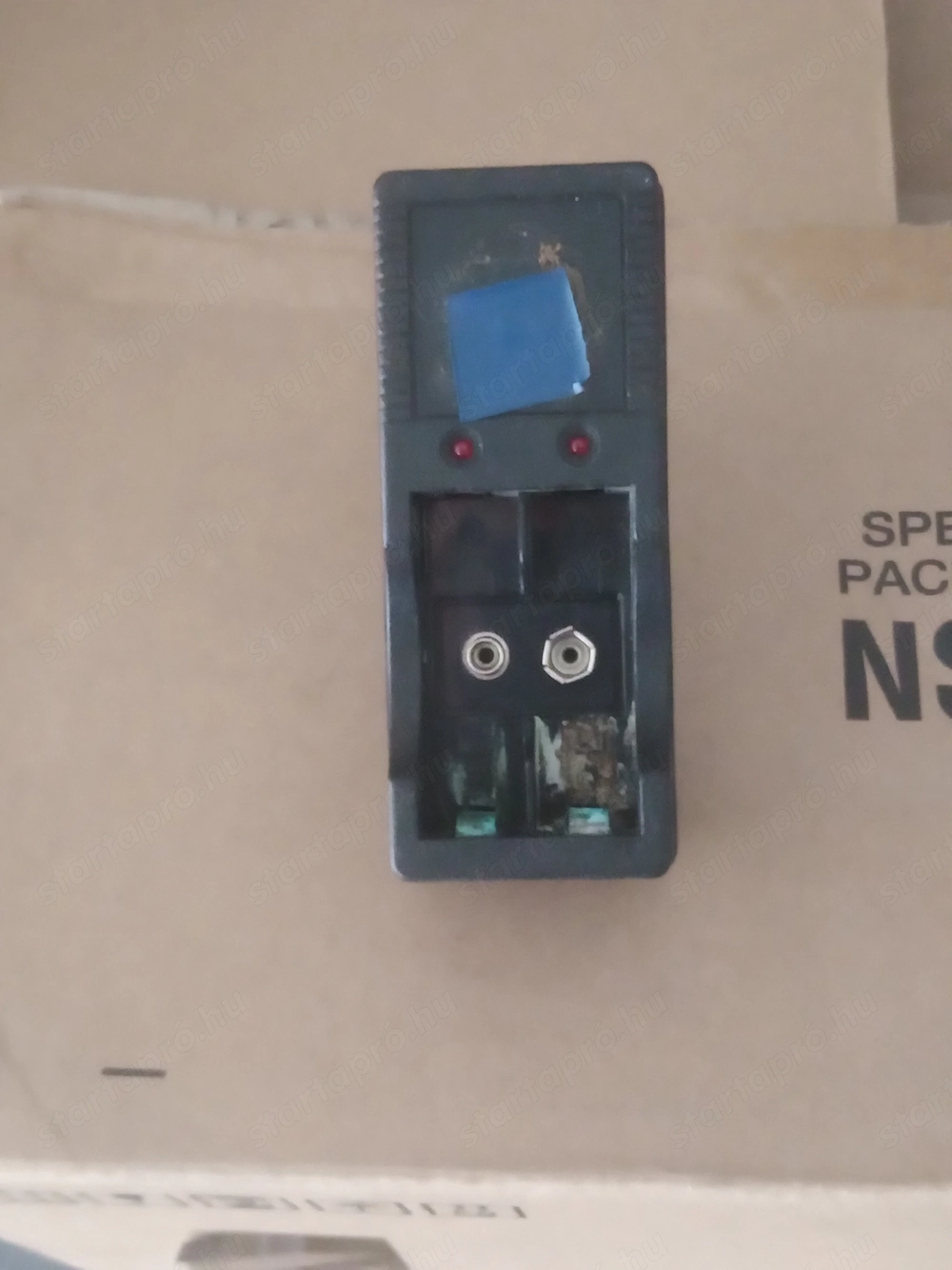 Elem (akkumulátor) töltő 4x AA +9v 2000ft óbuda Tölthető Elemek elemakkumulátor töltéséhez 36 50 104