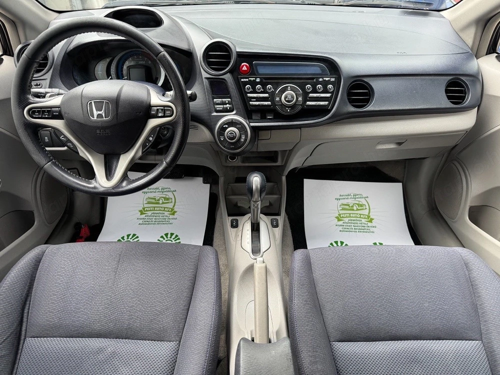 eladó egy Honda Insight