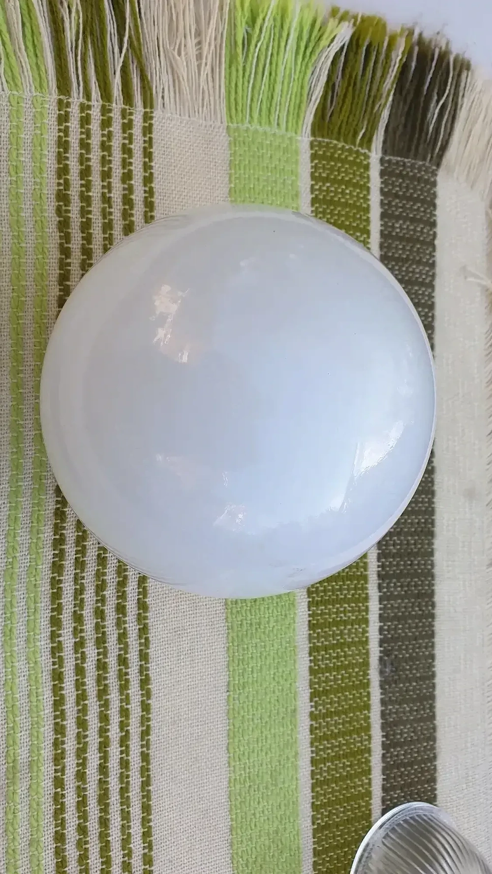 Régi szarvasi tejfehér gömb falilámpa búra eladó