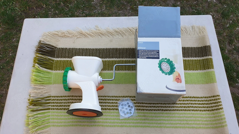 Műanyag húsdaráló, gyümölcsdaráló eladó