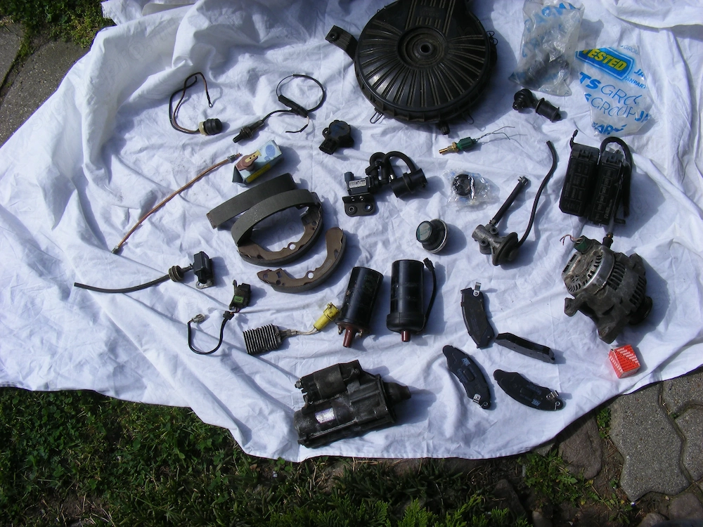 Alkatrészek Suzuki Swift , negyedáron, 1996-2003)próbálható,garanciával