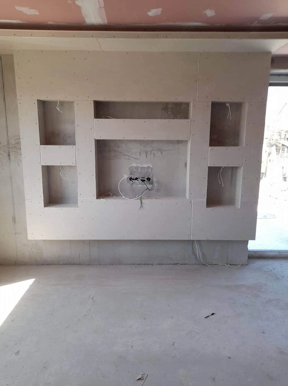 Seravír general kft teljeskőrű lakasfelújítás