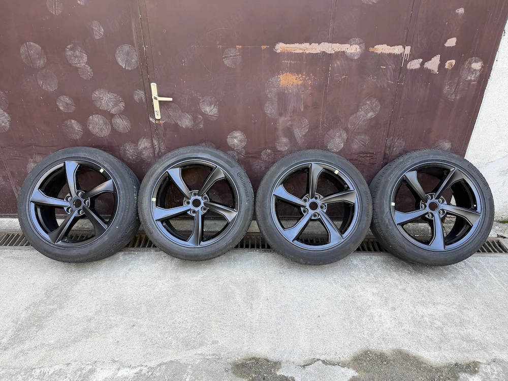 Tesla Model Y Juniper Crossflow 4 évszakos kerékszett 2188221-00-D