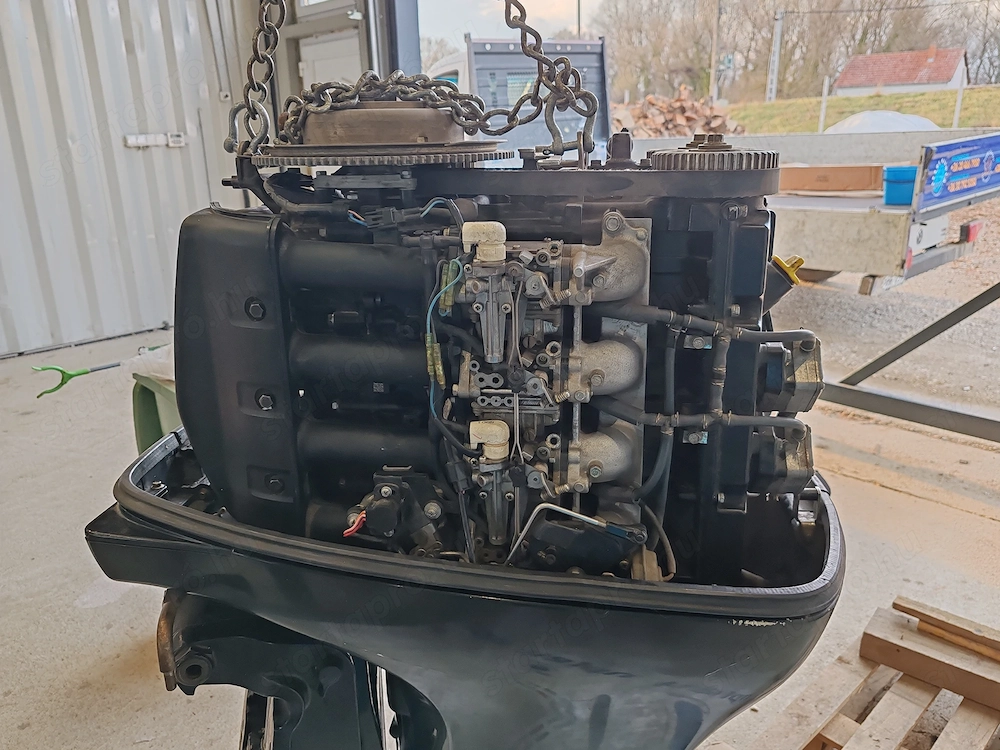 90 LE Mercury 4T külmotor, a hozzá tartozó gázszektorral