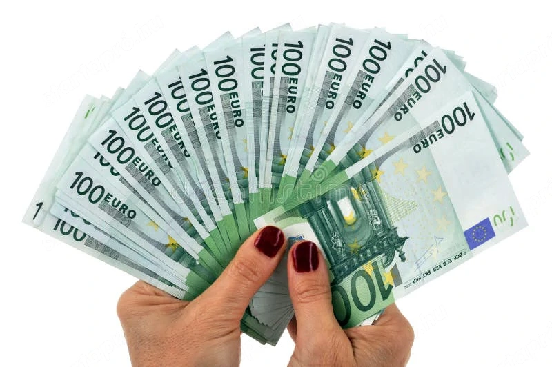 Hitelek: és befektetések gazdálkodók, ipar és ingatlanpiac számára: 11 000 eurótól 265 000 000 eurói