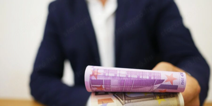 Kölcsönök: Projektjei megvalósítása mezőgazdaságban, iparban, ingatlanpiacon, üzleti életben és külü