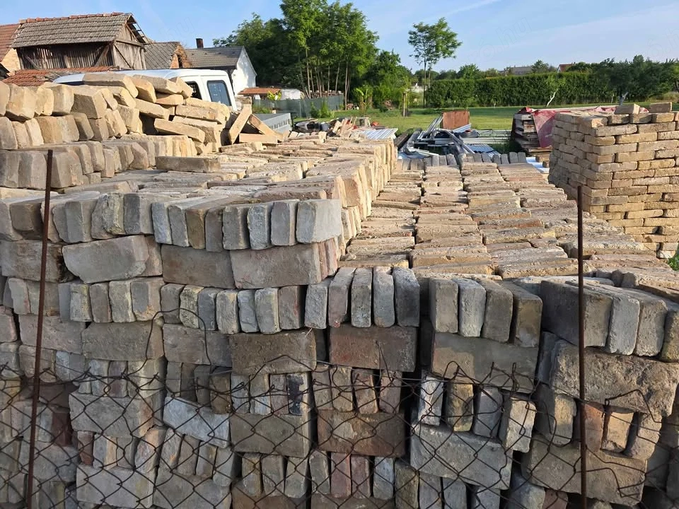 Bontott tégla eladó!