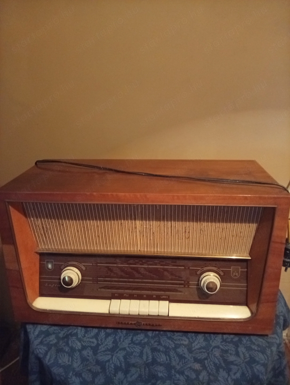 Sofia,teljesen jól működő ,kiváló hangzású retro rádió eladó