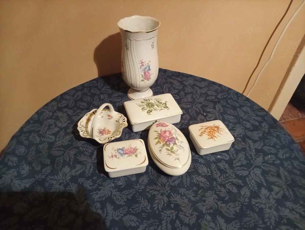 Hollóházi porcelán váza és bonbonier eladó egyben vagy külön- külön is