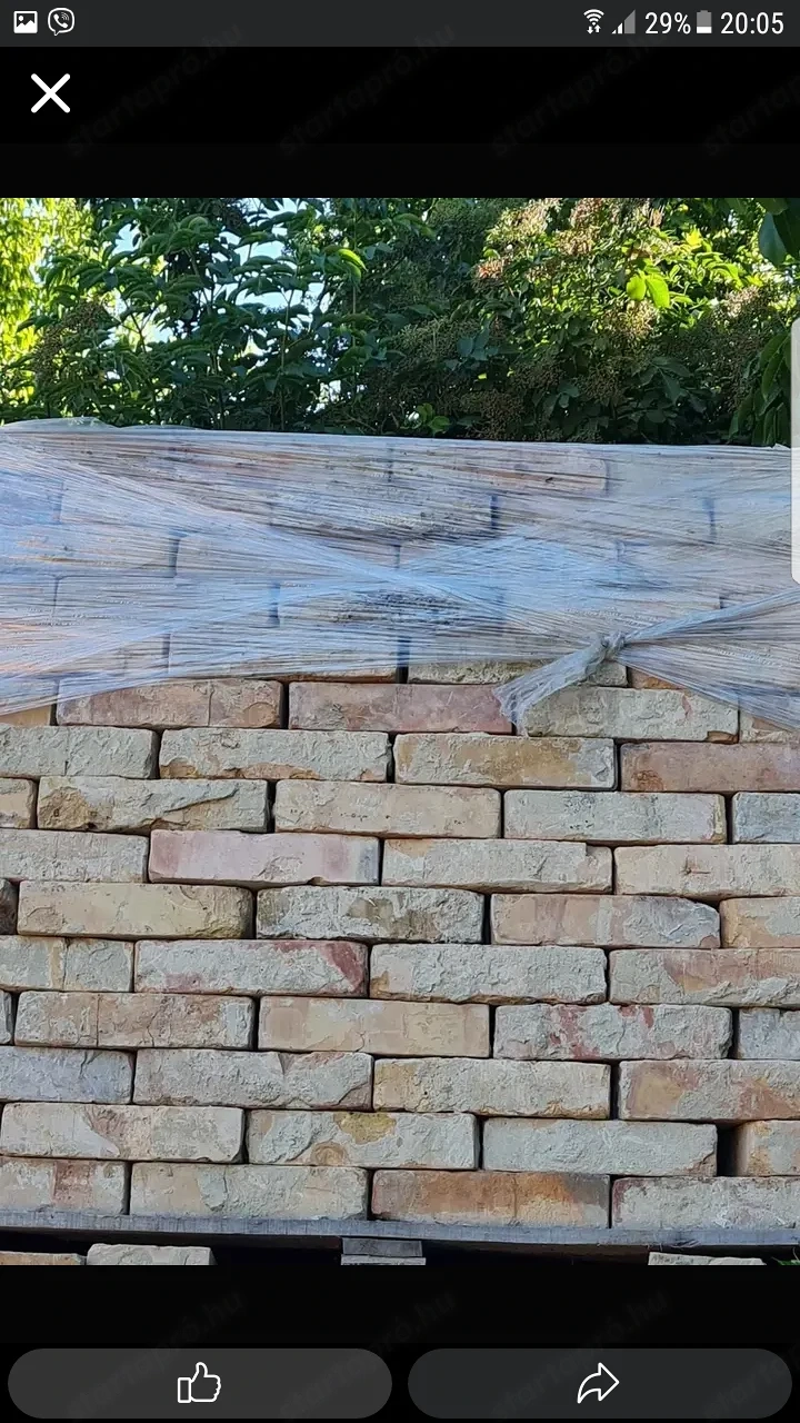 Nagyméretű szalag tégla.