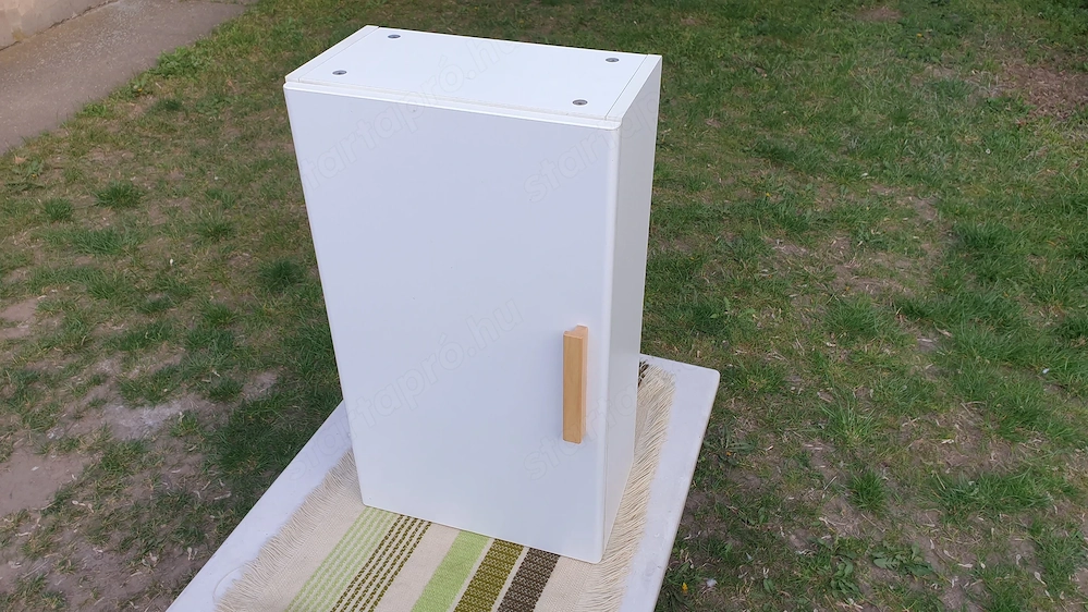 Ikea üvegpolcos faliszekrény eladó