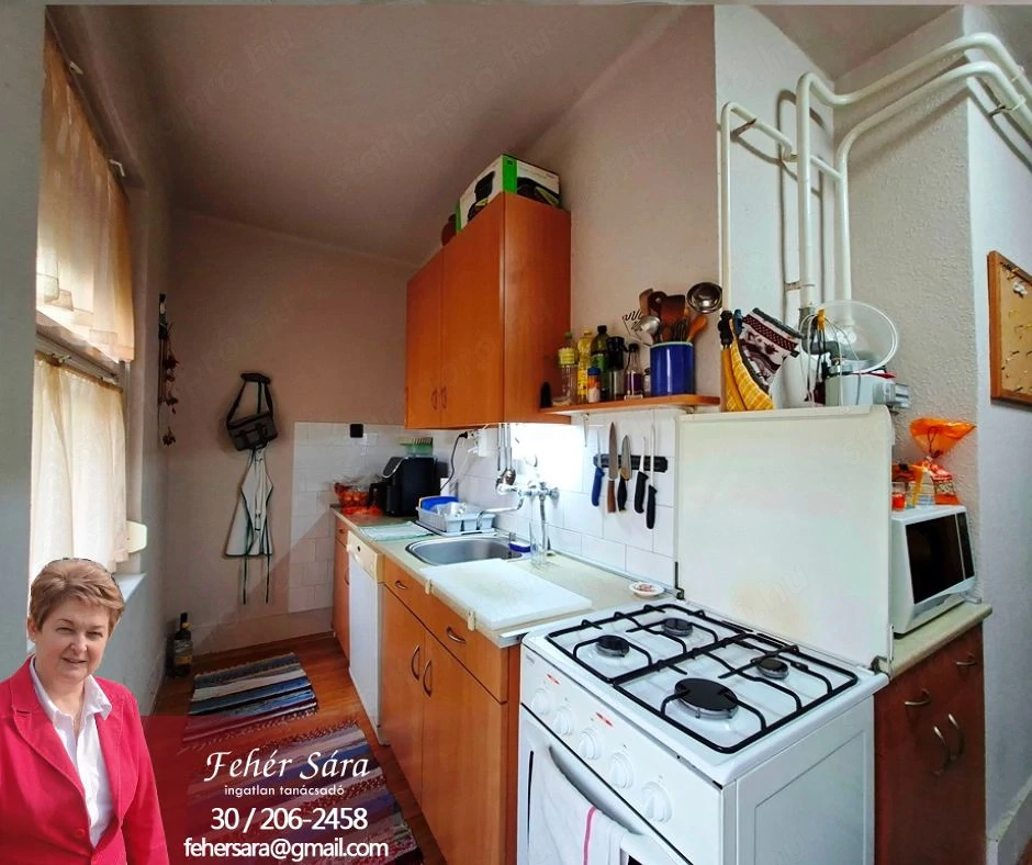 Kecskeméten magasföldszinti téglalakás eladó.