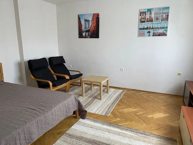 Pöttyös utcai metrónál kiadó 38 nm-es, berendezett, csendes lakás