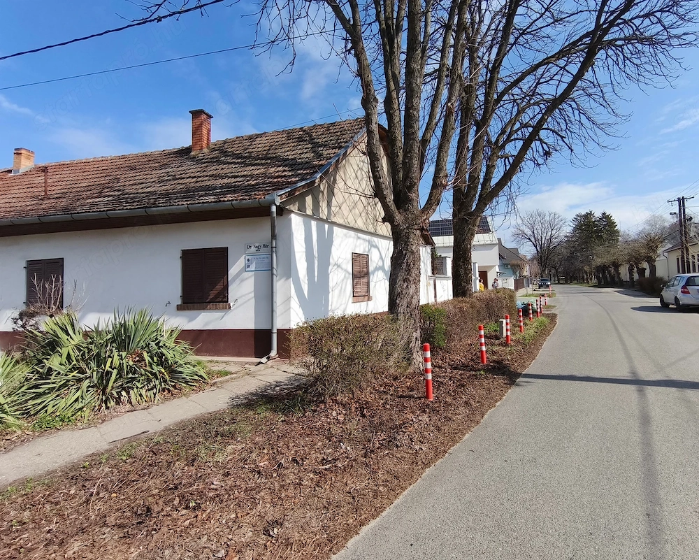 Kiskunhalas belváros szívében 2 szobás kis ház, kedvező áron eladó!