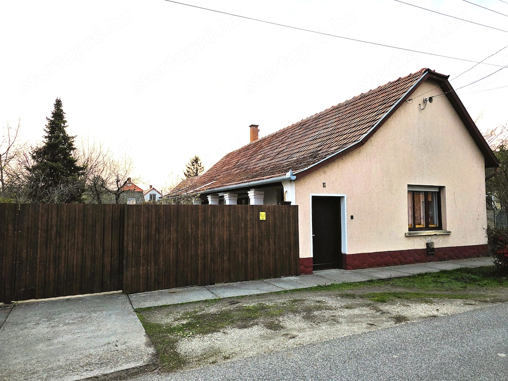 Kiskunhalas Alsóvárosban hangulatos családi ház eladó!