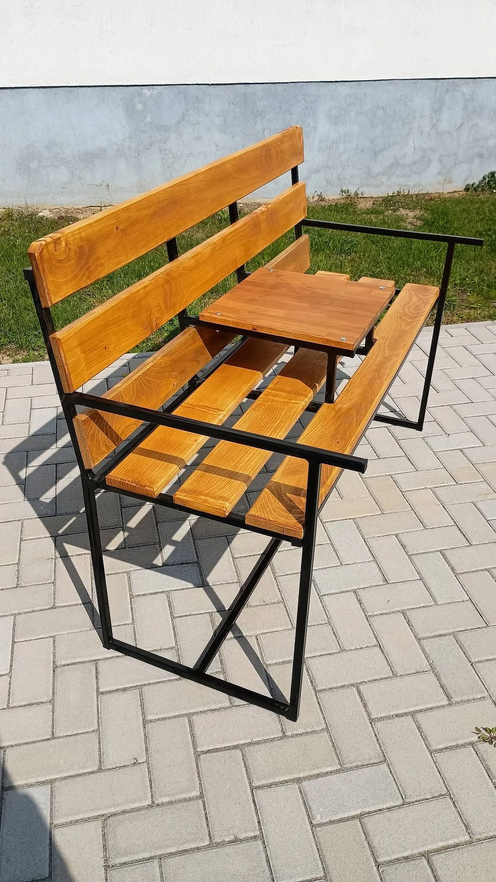 Kerti társalgó , és egyéb kézzel készült fémszerkezetes termékek