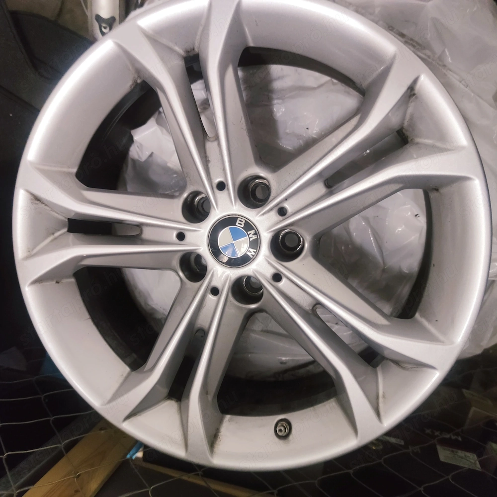 BMW 18 colos X3 (G01) X4 (G02) , IX3 (G08) GYARI EU-s alufelni garnitura (4 db) szenzorral, kupakkal