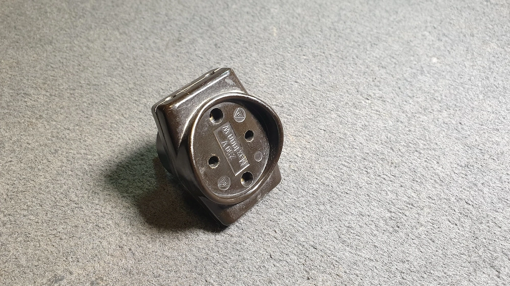 DH-62 T-elosztó konnektor eladó, régi - antik