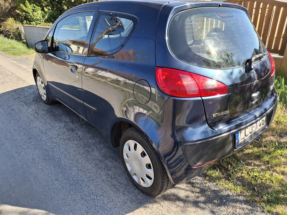 Sötétkék Mitsubishi Colt 1.1 Inform AC eladó