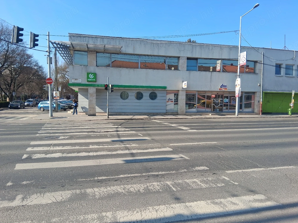 A XXIII. ker Grassalkovich úton üzlethelyiség kiadó!