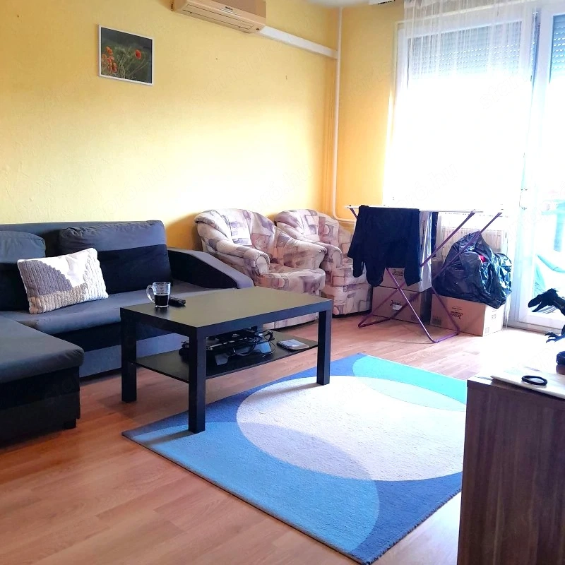 Mini Rezsis Felújított Szigetelet Egyedi Fűtésú Új Nyílászárós Berendezett Világos Lakás