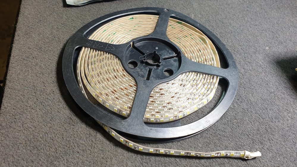 LED szalag eladó, SL-3528WN-120-6000