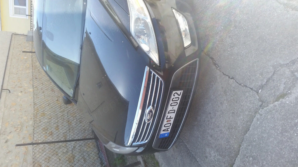 Ford Mondeo Ghia 2.0