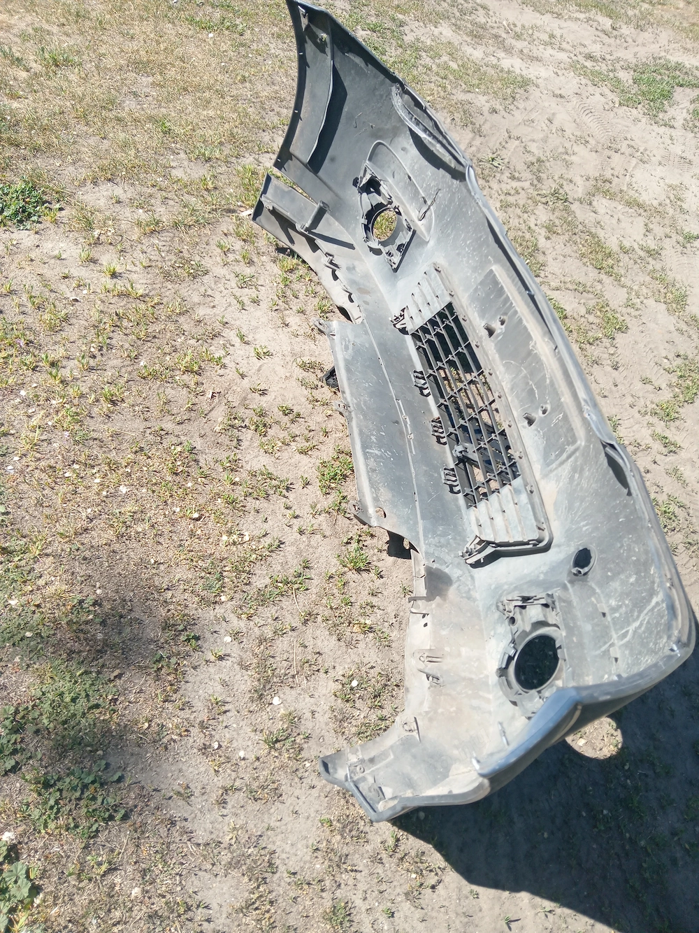 Opel Meriva lökhárító (sérült) eladó.
