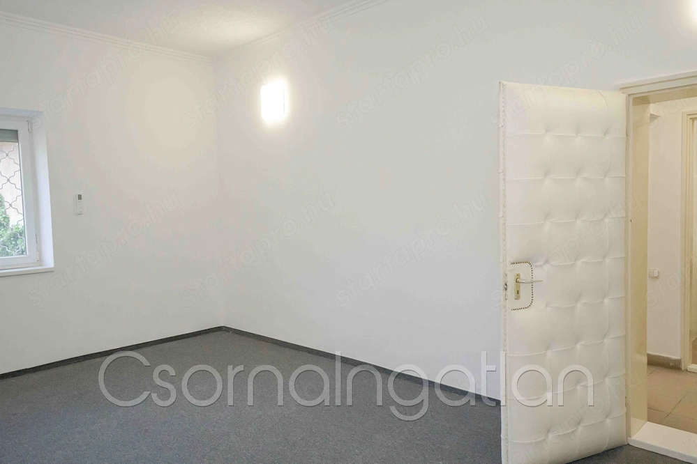 Csorna - központban garzon eladó