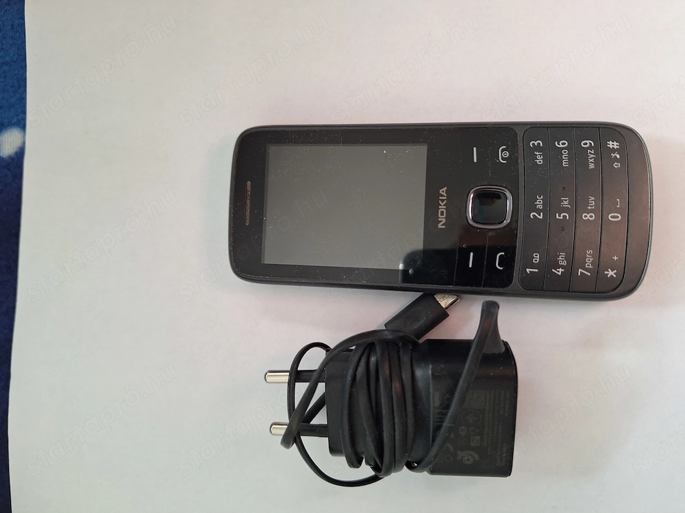 Eladó használt mobiltelefon