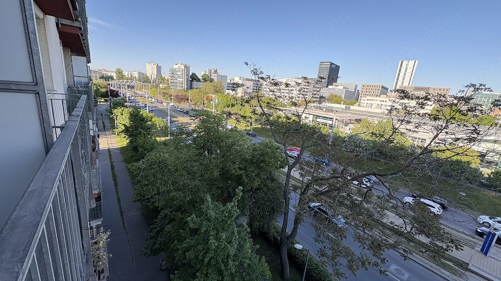 XI., Szerémi úti azonnal költözhető 2 szobás 49 nm-es nagy erkélyes lakás várja új gazdáját!