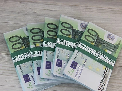 Kölcsönök: Mezőgazdasági, ipari és ingatlanügyletek, 10 000 eurótól 95 000 000 euróig