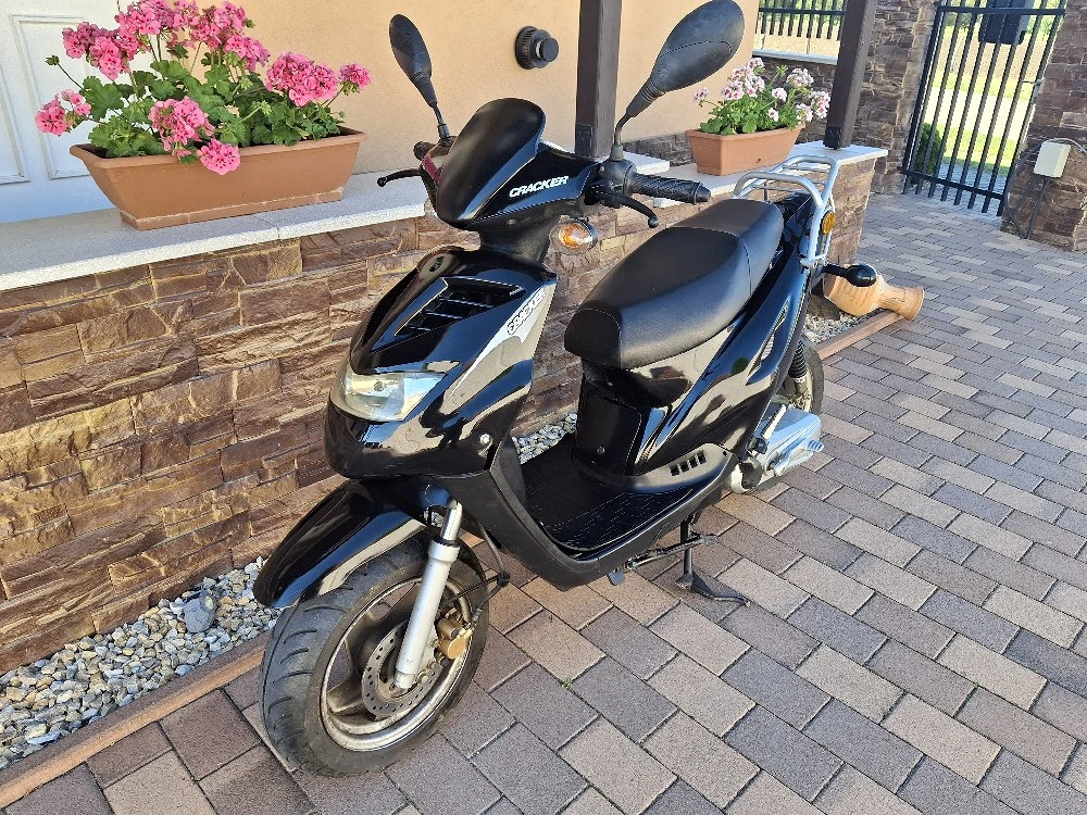 Explorer Cracker 50 Újszerű 2500km