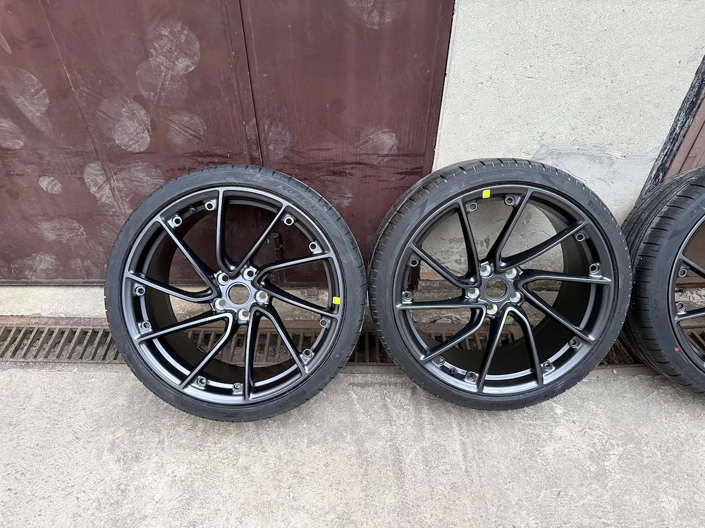 Tesla Model 3 Highland Performance 20" Performance Warp felni és nyári garnitúra