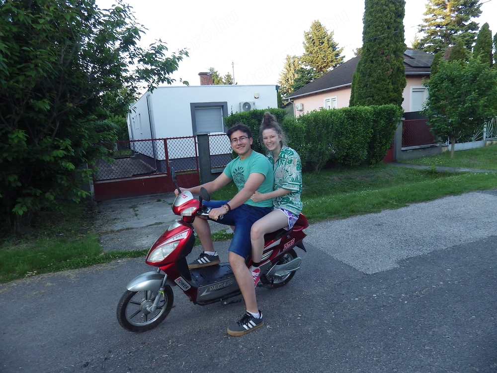LUX gyepszellőztetö talajlazító 1800W 36cm  Siófok 