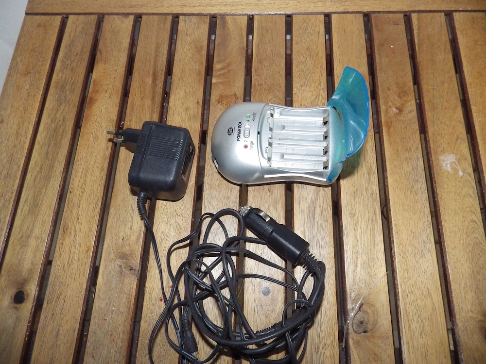 Ceruza akku aksi töltő 12V-230V  Siófo
