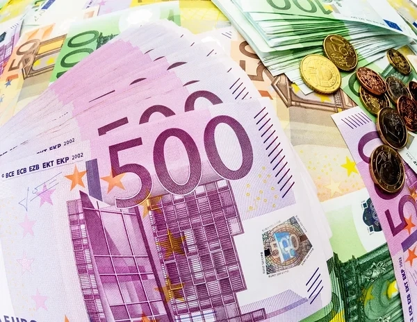 Kölcsönöket kínálunk: valósítsa meg projektjeit.