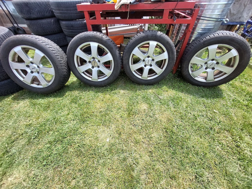 Vw Aluec 7 x 16 Et 40 osztó; 5 x112 gumi nem ár képző 40 ezer ft szett 