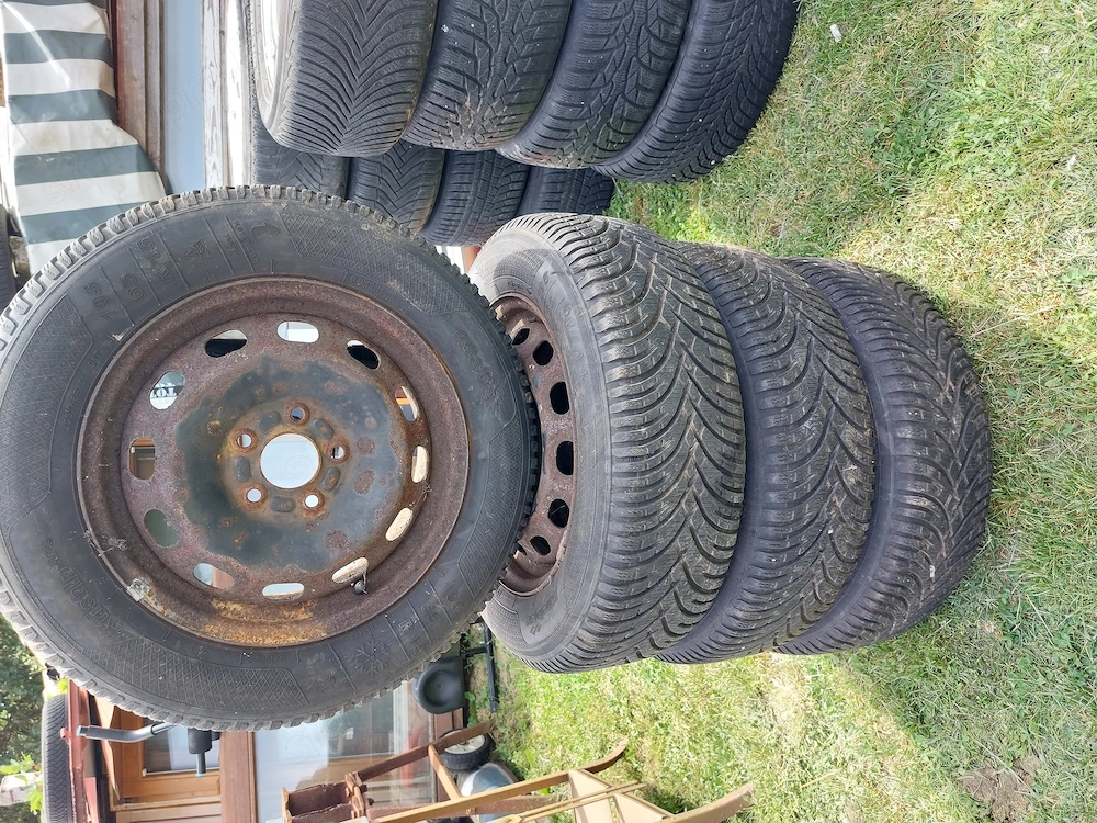 Vw Lemez felni téli szett 5 x 112 195-65-15 gumik 25 ezer ft szett.