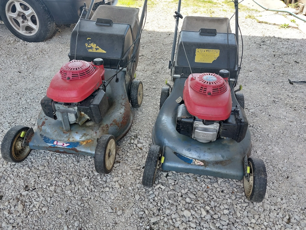 Honda motoros 4 ütemű benzines 4.5 Hp fűgyűjtős fém kasznis fűnyiró 2 db eladó olvasd végig 45-25 ez