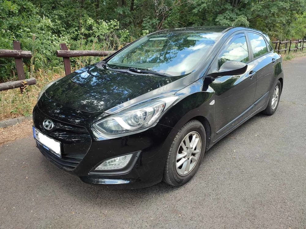 Hyundai I30 1.4i kevésKM vezetett szervízkönyv első tulajdonos
