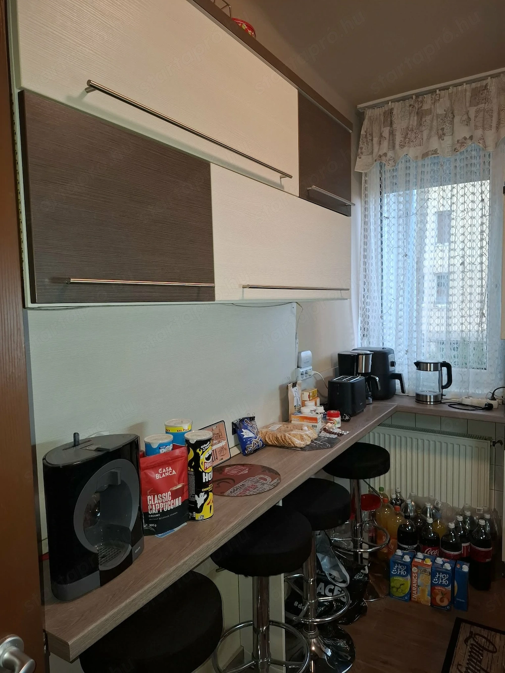 Nyíregyházán a Vécsey utcában, 1.emeleti 2 szobás lakás eladó!