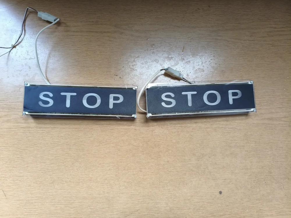 Busz Bus leszállásijelző led piros kijelző stop Sesaly