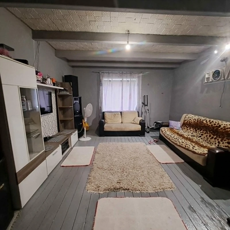 Pándon részben felújított, 2+1 félszobás családi ház 800 m2-es telekkel