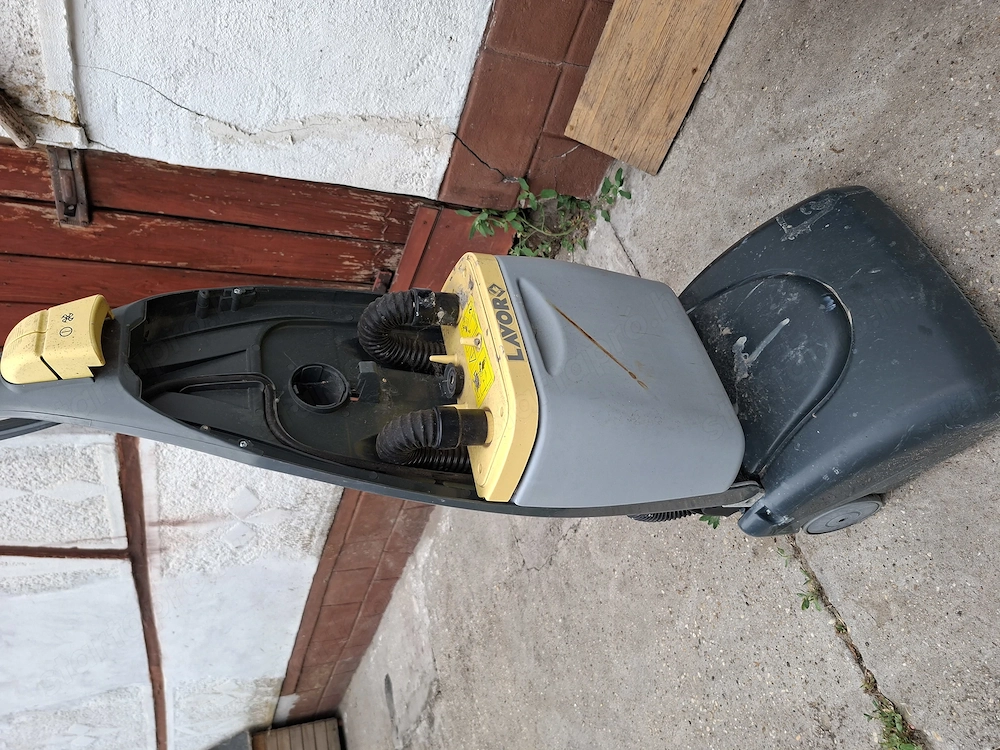 Lavor Sprinter Automata Felmosó Porszívó eladó.