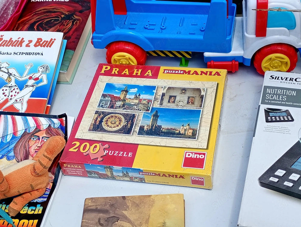 Dino Puzzle Mania "Praha" (Prága) kirakós játék 200 darabos 3000ft óbua A dobozon prágai nevezetessé